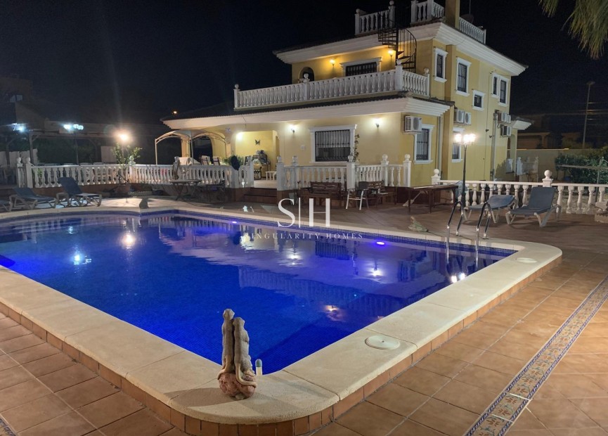 Återförsäljning - Villa - Torrevieja - Los Balcones - Los Altos del Edén