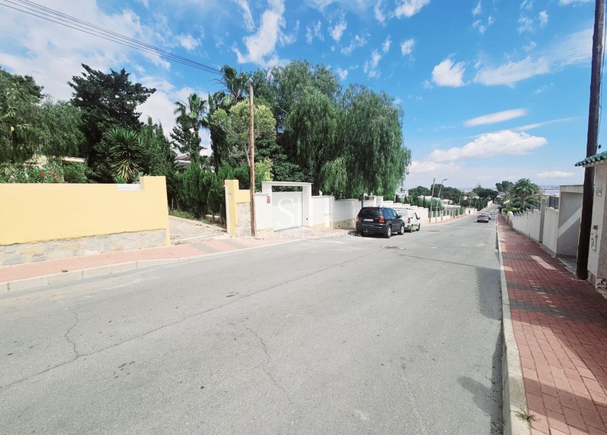 Återförsäljning - Villa - Torrevieja - Los Balcones - Los Altos del Edén