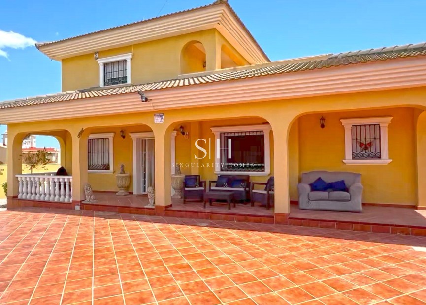 Återförsäljning - Villa - Torrevieja - Los Balcones - Los Altos del Edén