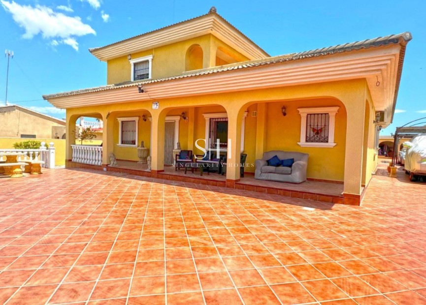 Återförsäljning - Villa - Torrevieja - Los Balcones - Los Altos del Edén