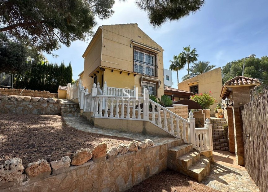 Återförsäljning - Villa - Torrevieja - Los Balcones - Los Altos del Edén