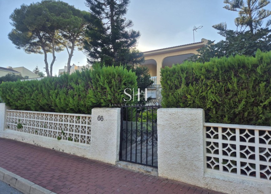 Återförsäljning - Villa - Torrevieja - Los Balcones - Los Altos del Edén