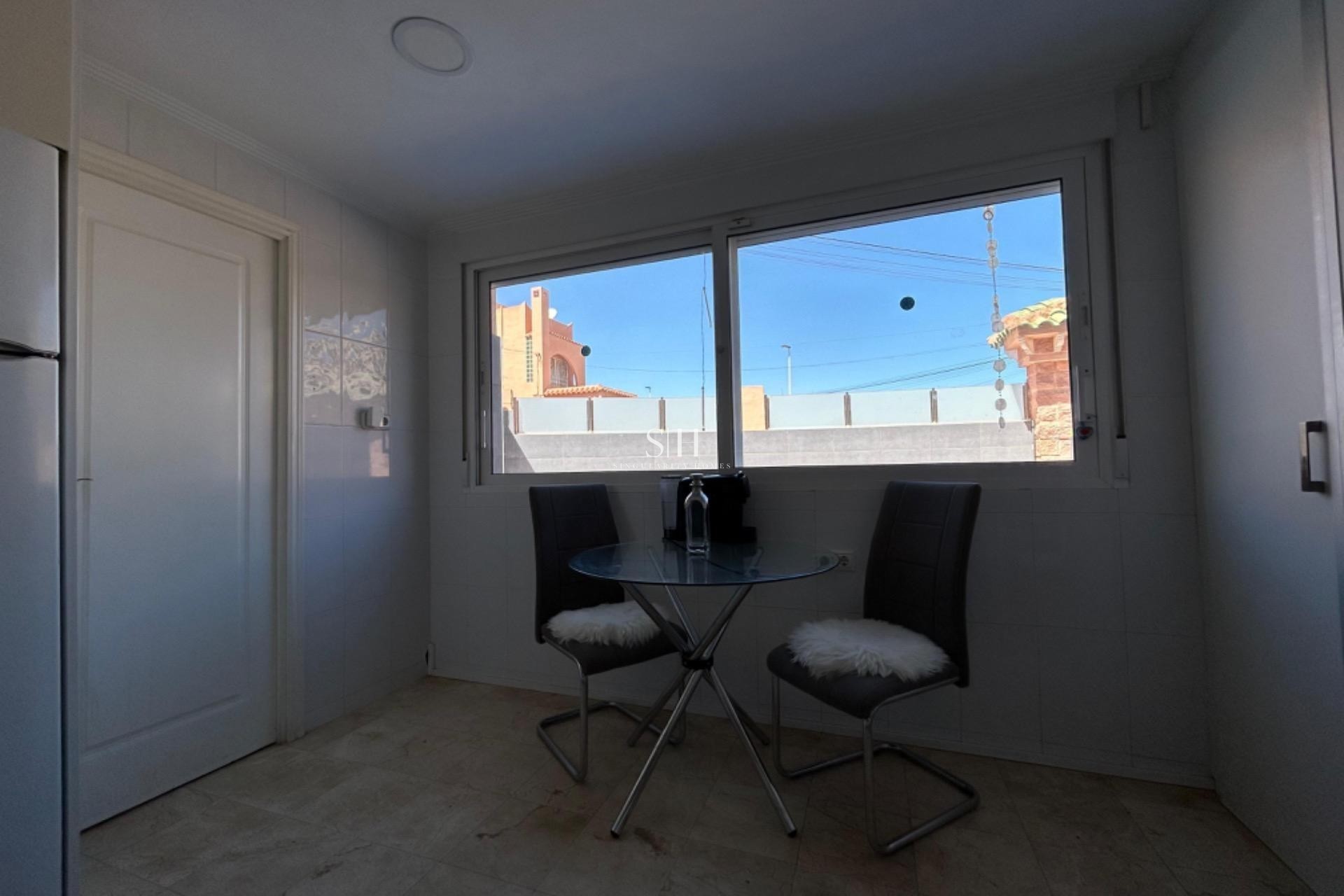 Återförsäljning - Villa - Torrevieja - Los Frutales