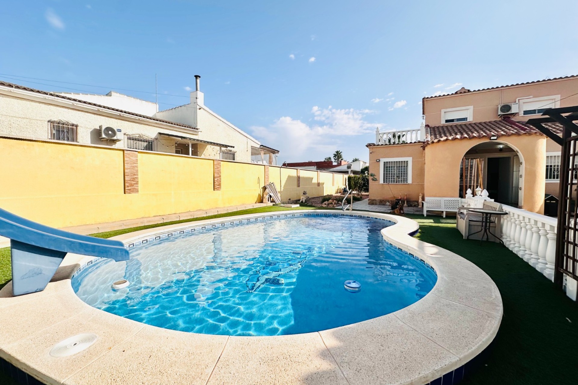 Återförsäljning - Villa - Torrevieja - San Luis