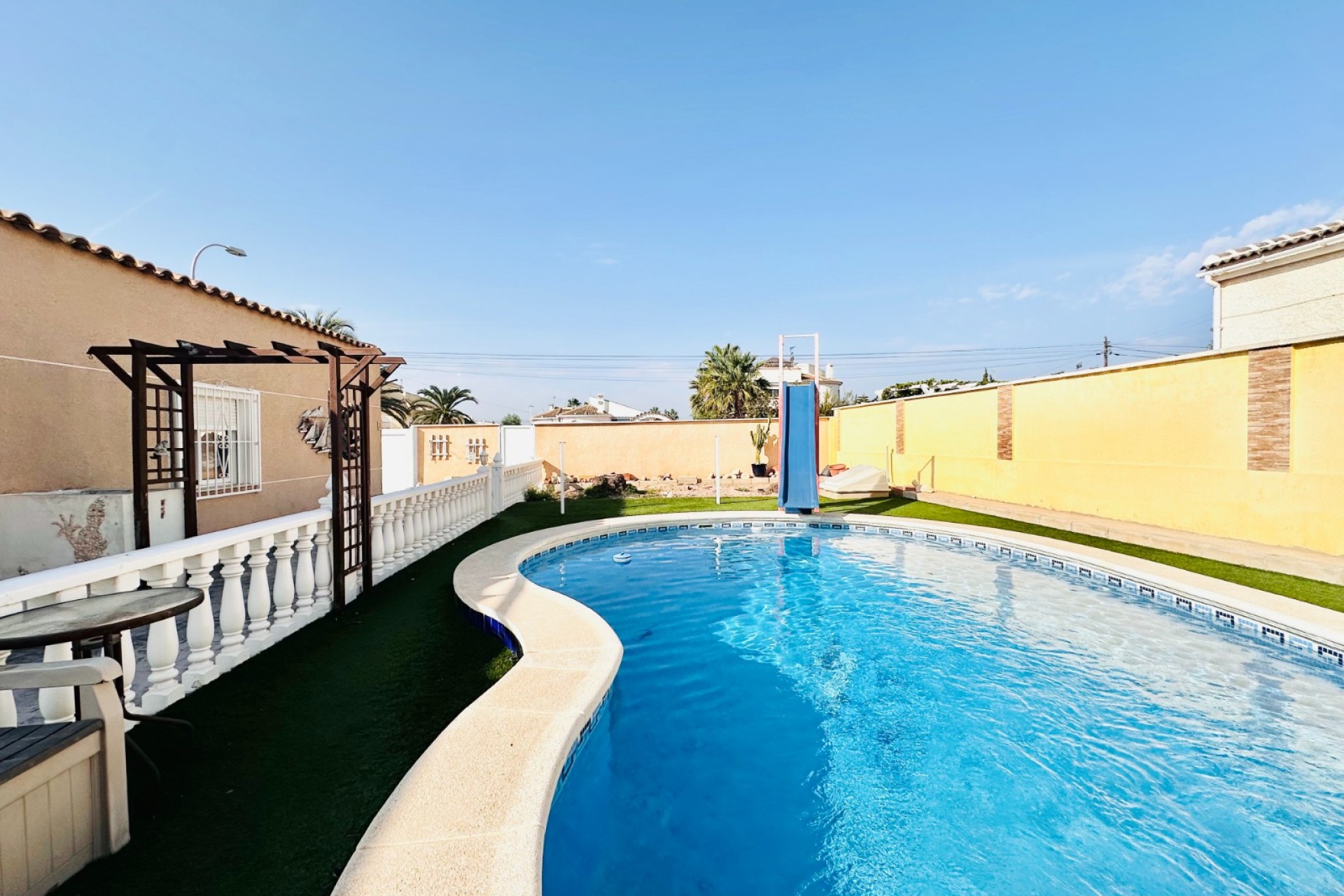 Återförsäljning - Villa - Torrevieja - San Luis