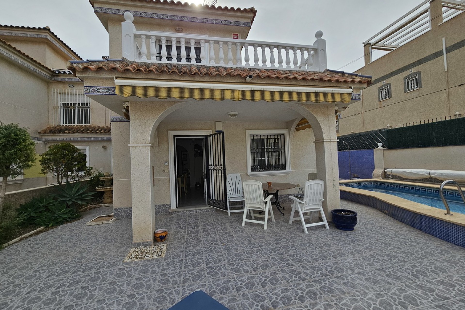 Återförsäljning - Villa - Villamartin - Costa Blanca