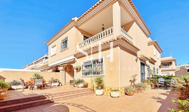Casa - Перепродажа - Orihuela Costa - Villamartín
