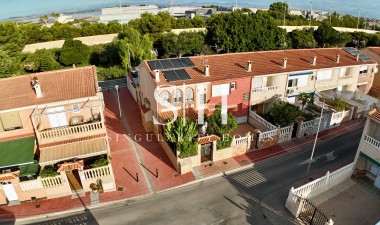 Dom - Odsprzedaż - Torrevieja - Playa de los Naufragos