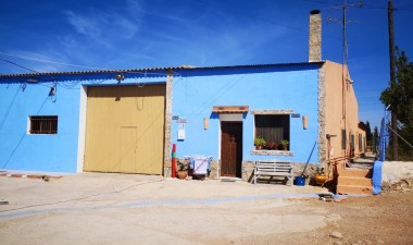 Finca - Herverkoop - Montesinos - 26751