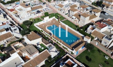 Haus - Wiederverkauf - Orihuela Costa - Los Altos