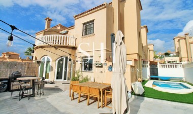 Haus - Wiederverkauf - Orihuela Costa - Villamartin