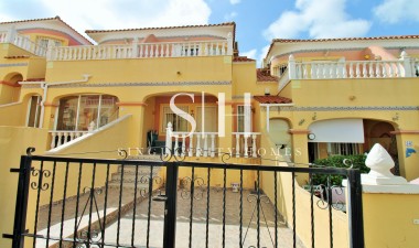 Haus - Wiederverkauf - Orihuela Costa - Villamartin
