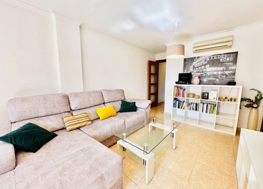 Herverkoop - Appartement / flat - Torrevieja - CENTRE