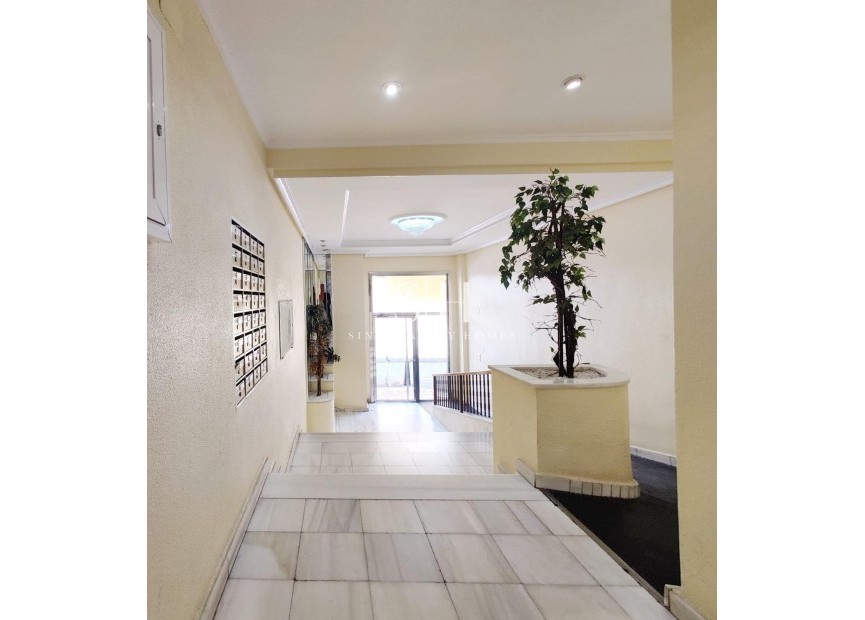 Herverkoop - Appartement / flat - Torrevieja - Curva Del Palangre