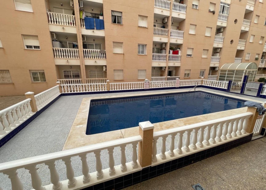 Herverkoop - Appartement / flat - Torrevieja - Estacion De Autobuses