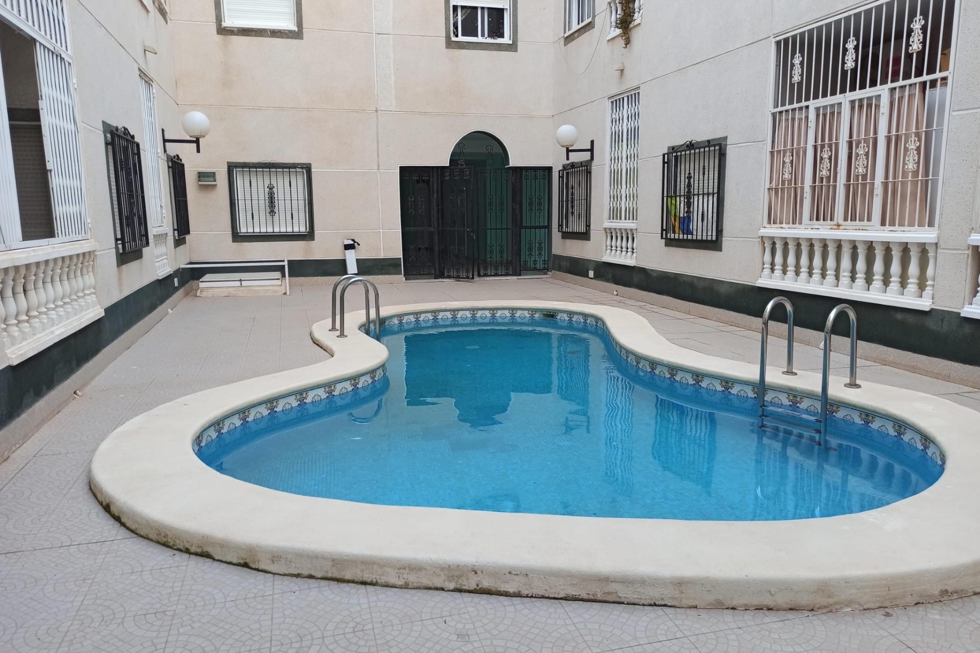 Herverkoop - Appartement / flat - Torrevieja - Habaneras