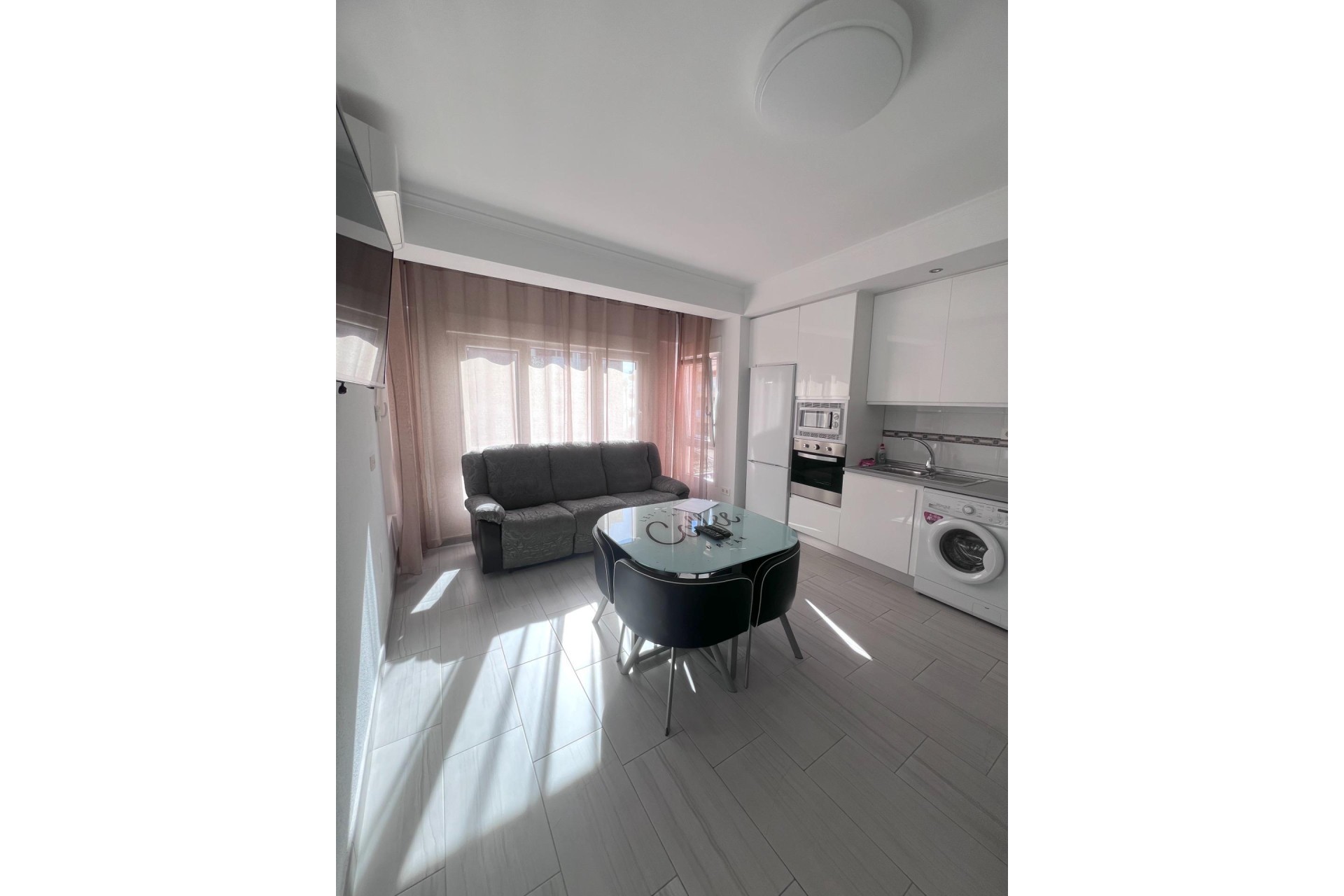 Herverkoop - Appartement / flat - Torrevieja - Paseo Maritimo