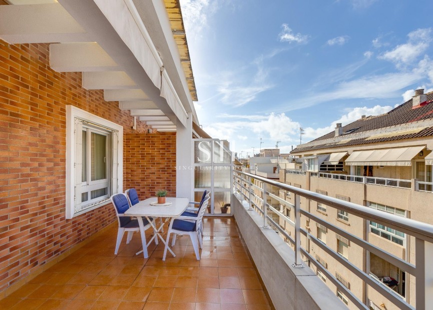 Herverkoop - Appartement / flat - Torrevieja - Paseo Maritimo