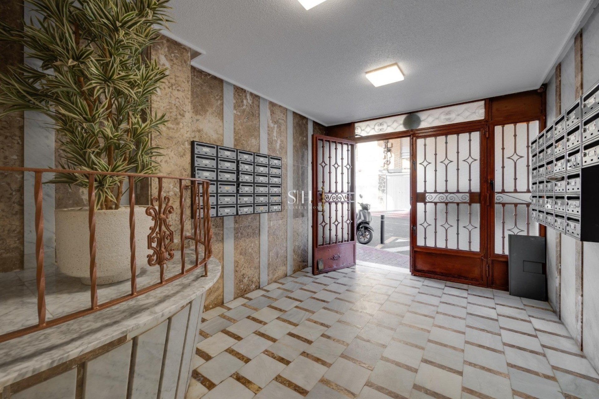 Herverkoop - Appartement / flat - Torrevieja - Playa de los Naufragos