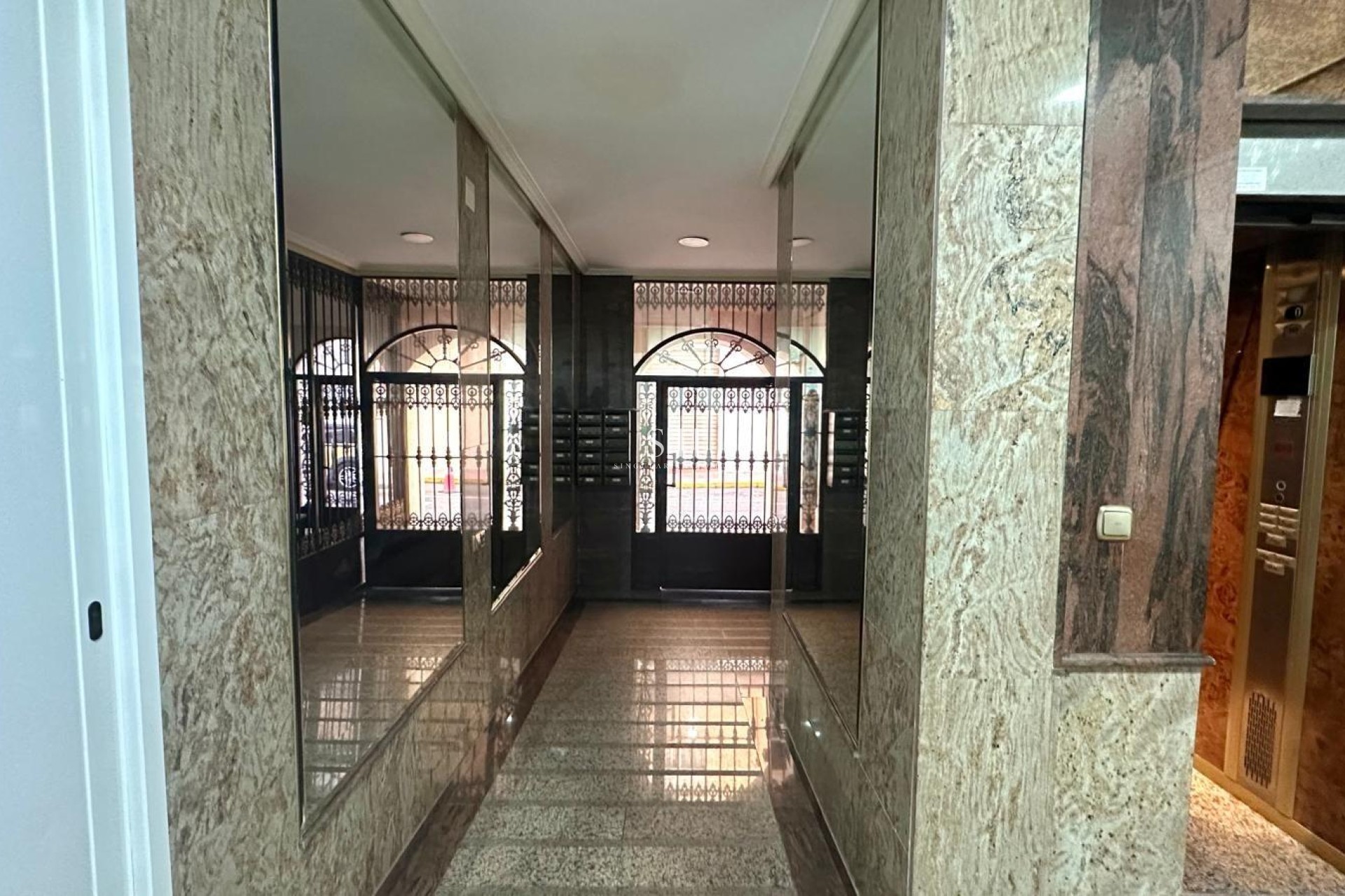 Herverkoop - Appartement / flat - Torrevieja - Torrevieja*