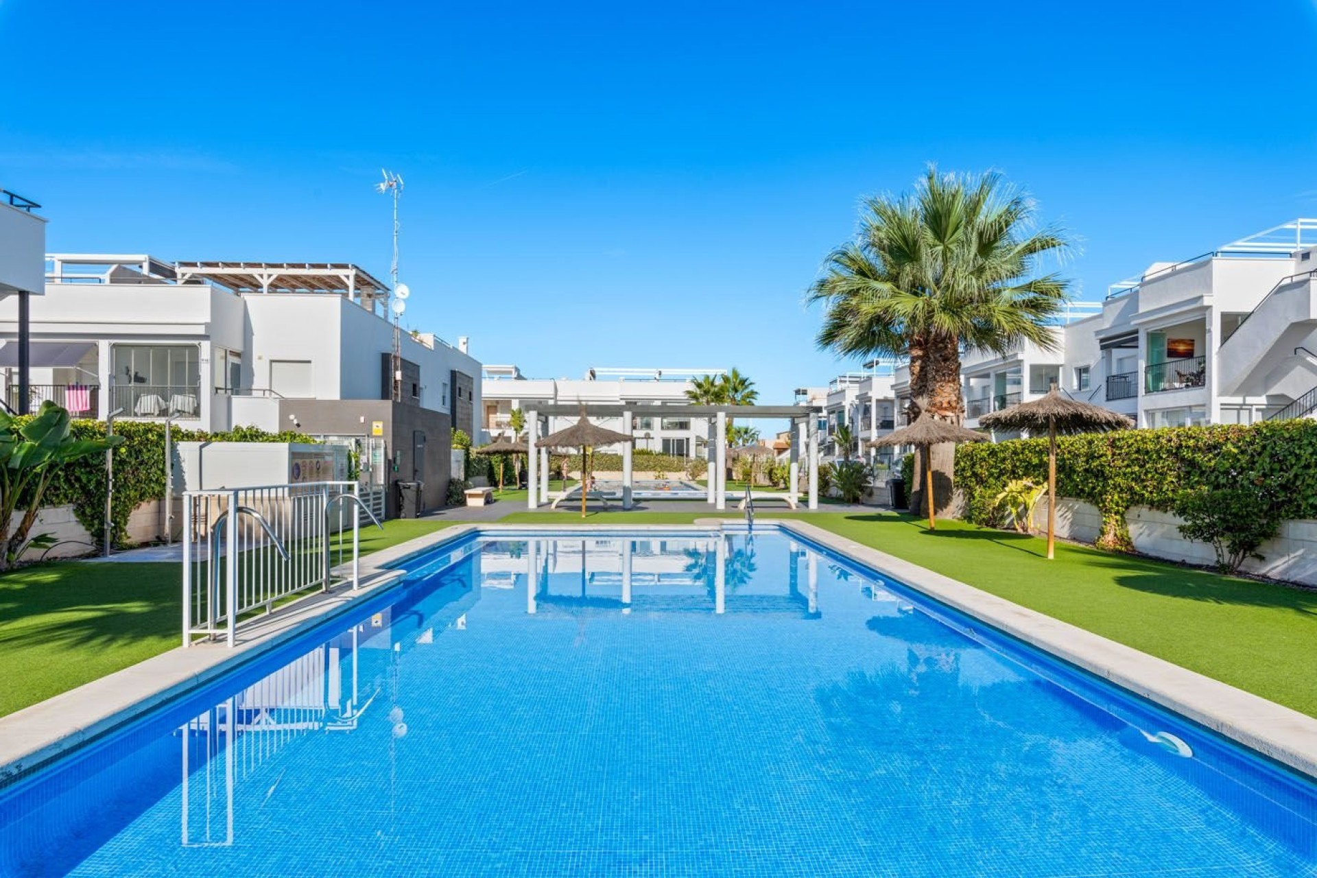 Herverkoop - Bungalow - Torrevieja - Aguas Nueva