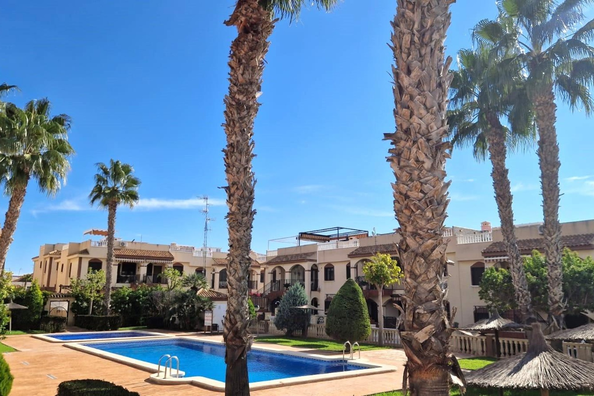 Herverkoop - Bungalow - Torrevieja - Aguas nuevas 1