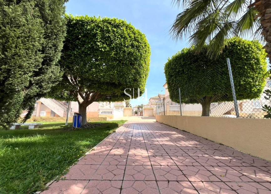 Herverkoop - Bungalow - Torrevieja - aguas nuevas