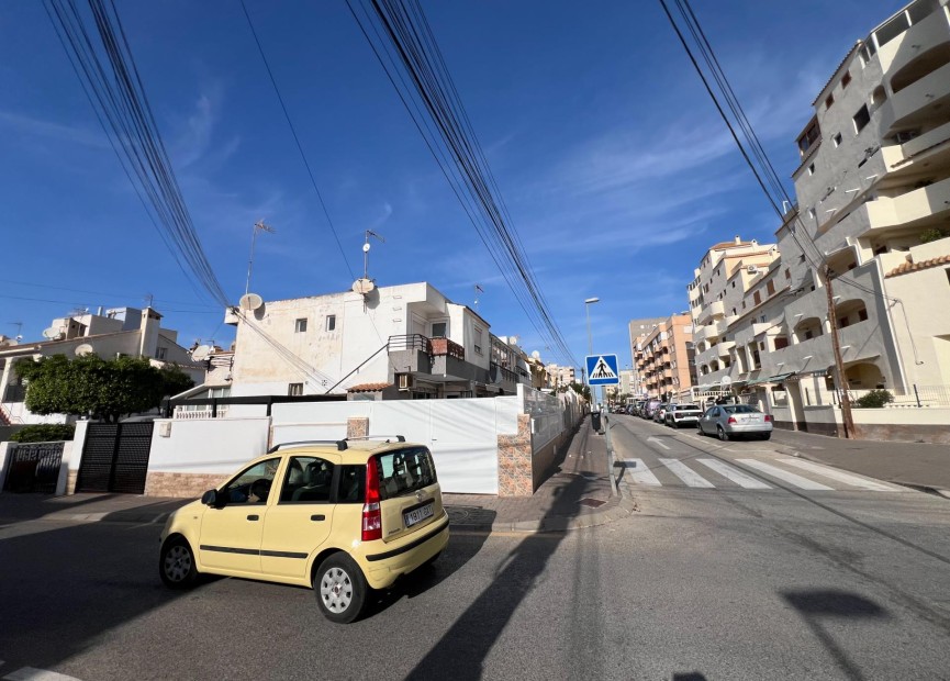 Herverkoop - Bungalow - Torrevieja - Calas Blanca