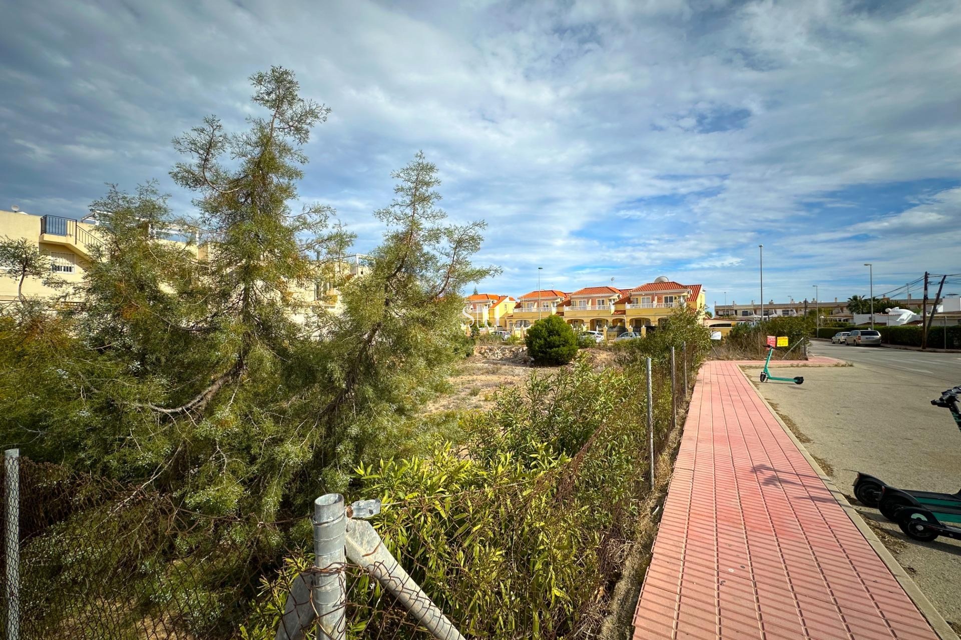 Herverkoop - Plot - Orihuela Costa - La Florida