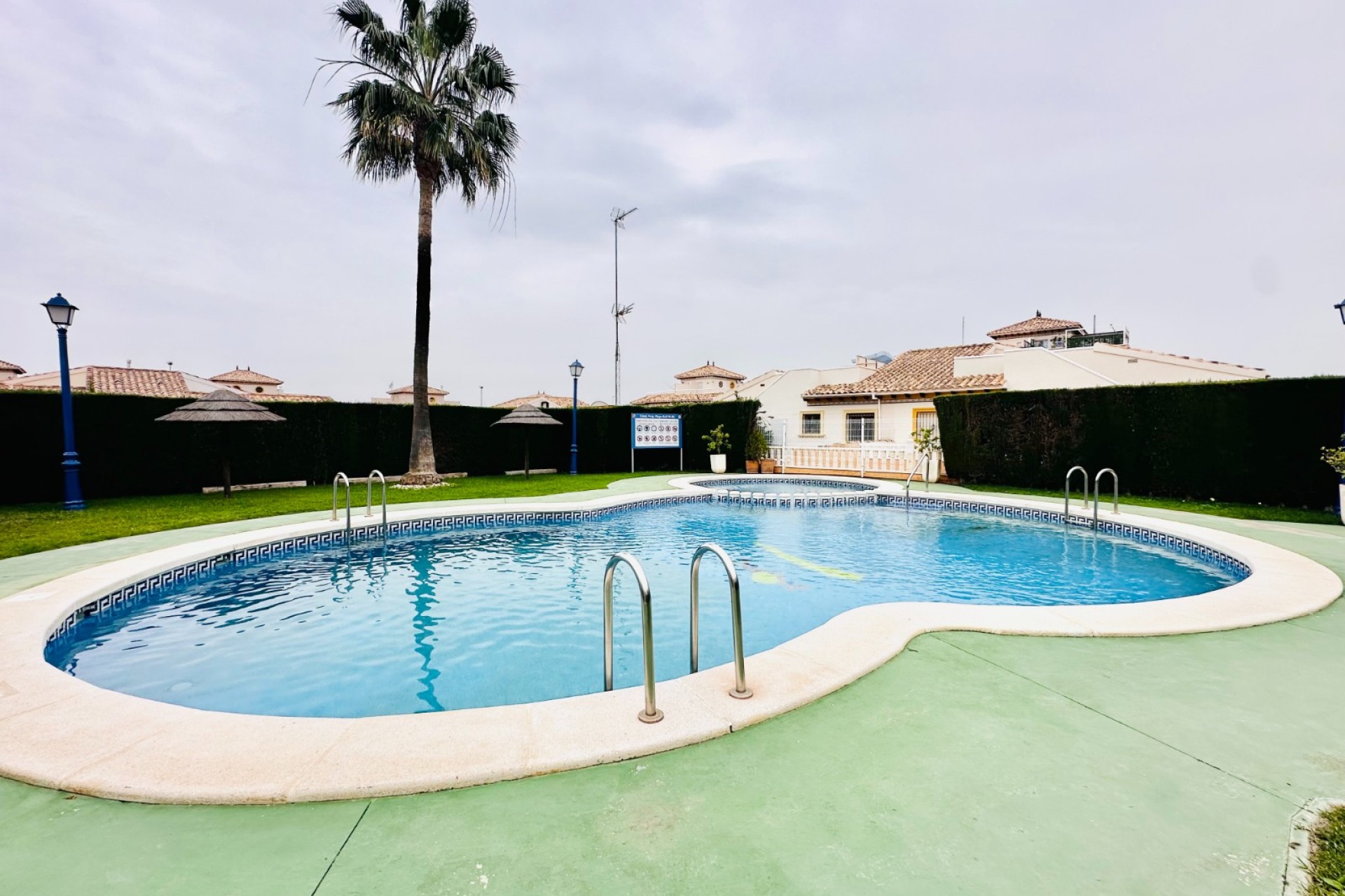 Herverkoop - Semi Detached - Orihuela Costa - Lomas de Cabo Roig