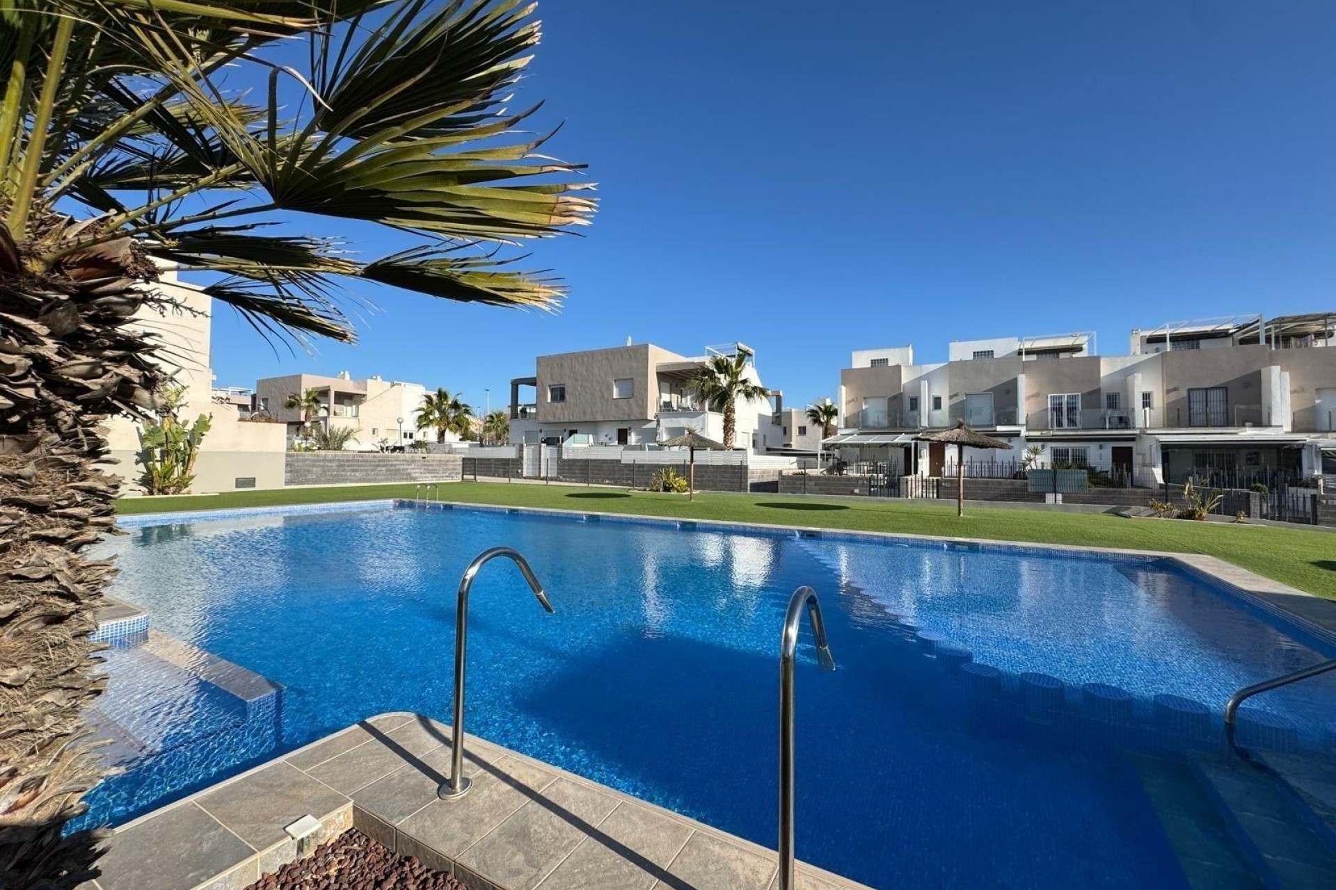 Herverkoop - Town House - Torrevieja - aguas nuevas