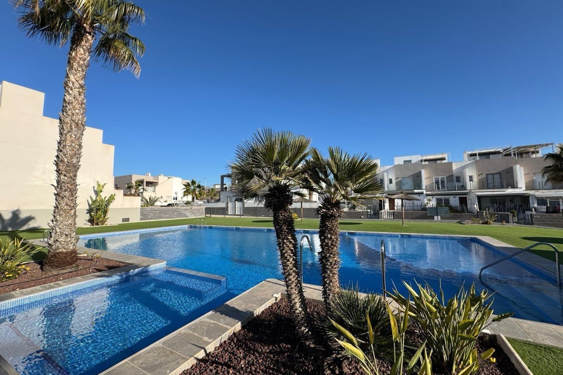 Herverkoop - Town House - Torrevieja - aguas nuevas