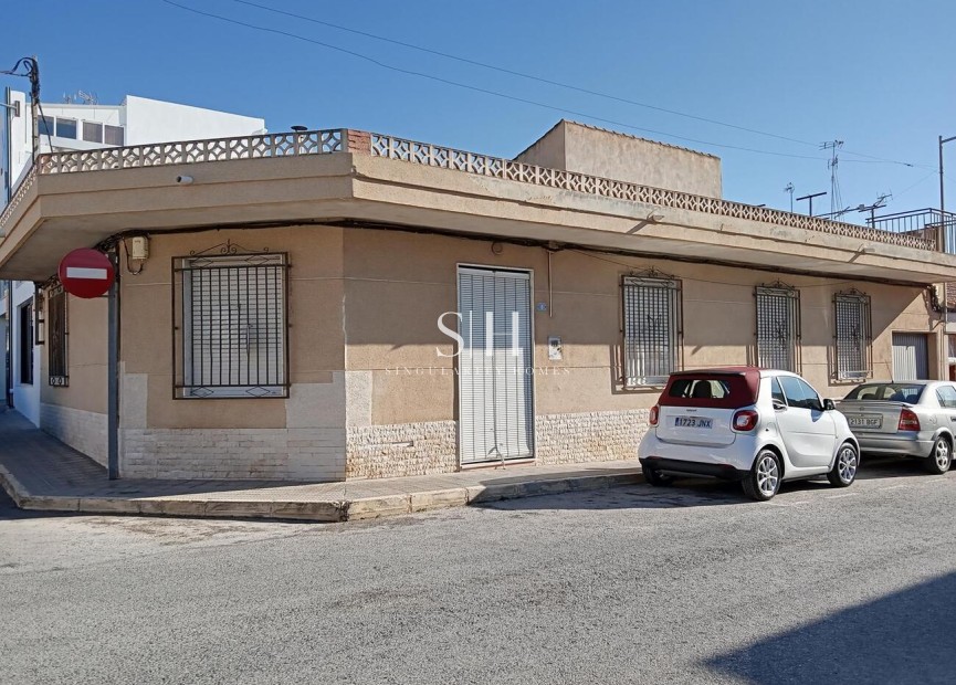 Herverkoop - Villa - Los Montesinos - PUEBLO CENTRO