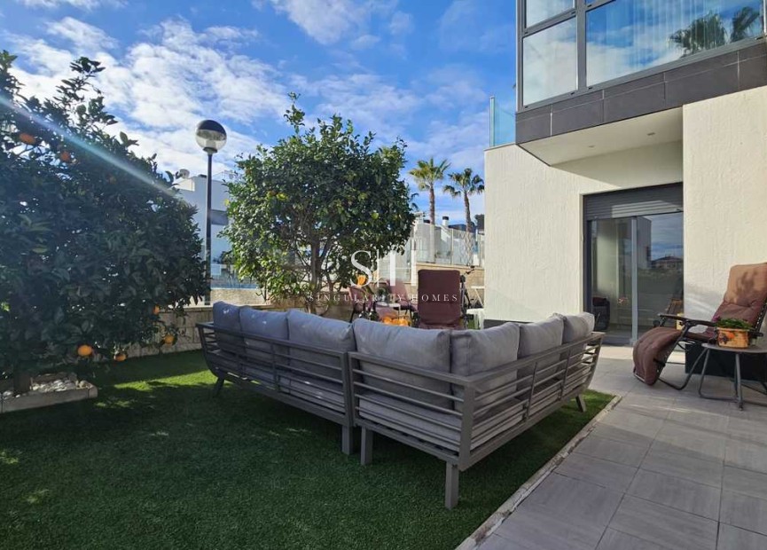 Herverkoop - Villa - Orihuela Costa - Costa Blanca