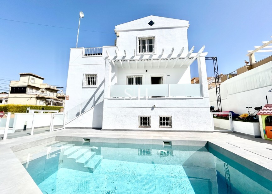 Herverkoop - Villa - Orihuela Costa - Costa Blanca