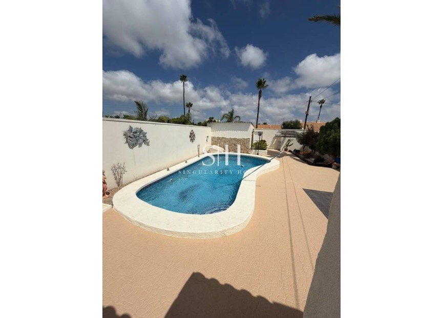 Herverkoop - Villa - Orihuela Costa - Costa Blanca