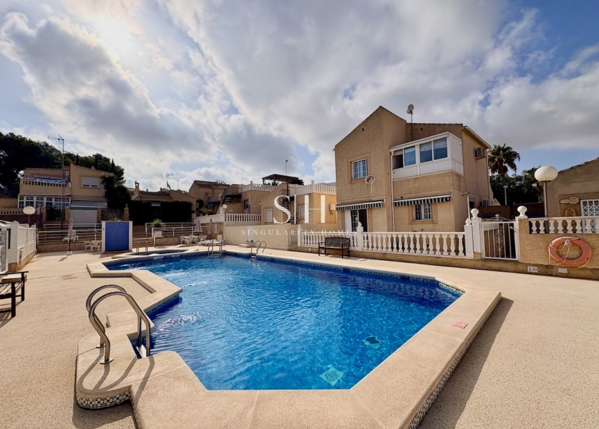 Herverkoop - Villa - Orihuela Costa - Los Balcones