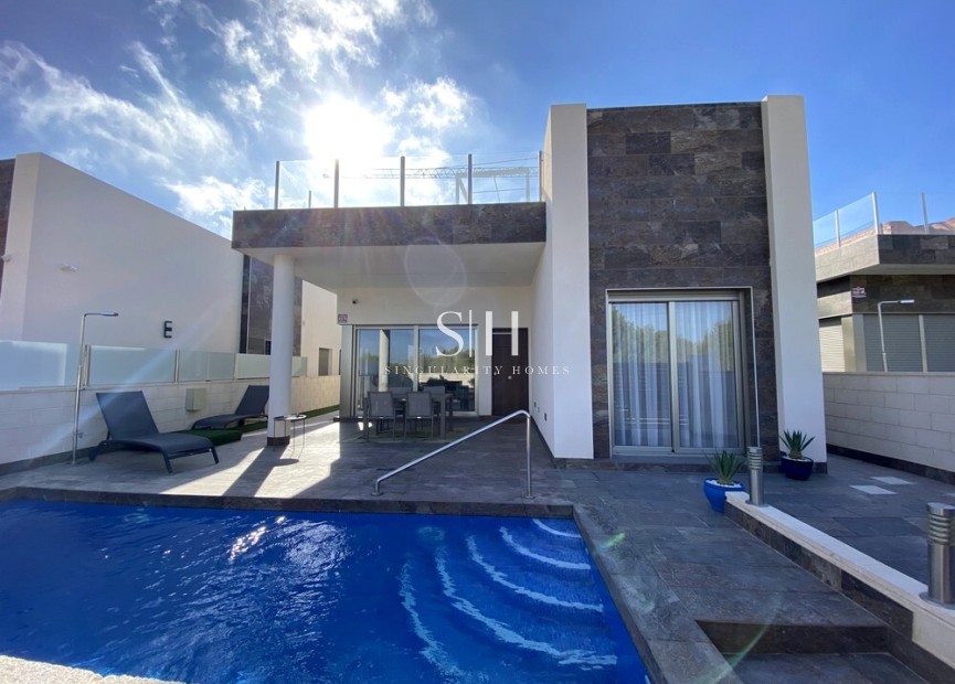 Herverkoop - Villa - Orihuela Costa - PAU 26