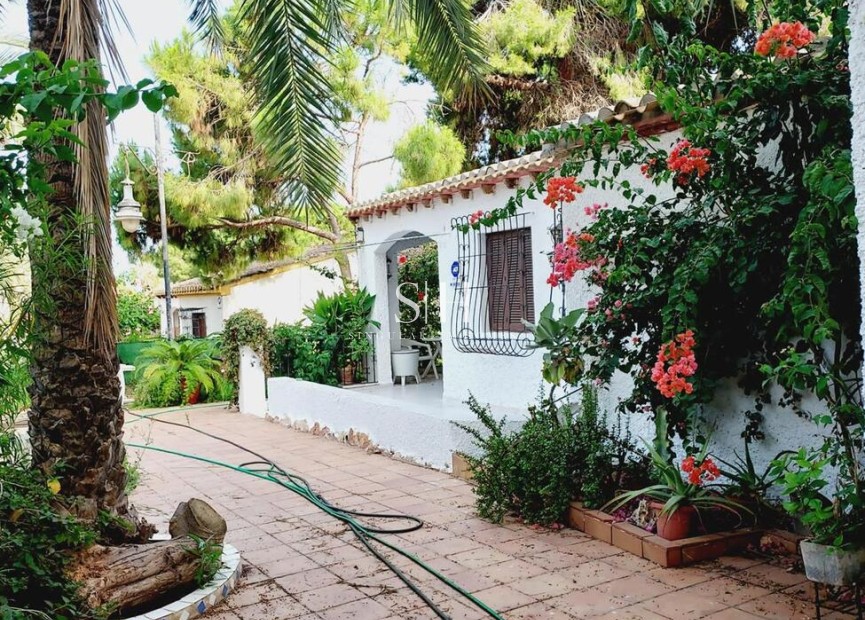 Herverkoop - Villa - Orihuela Costa - Punta Prima