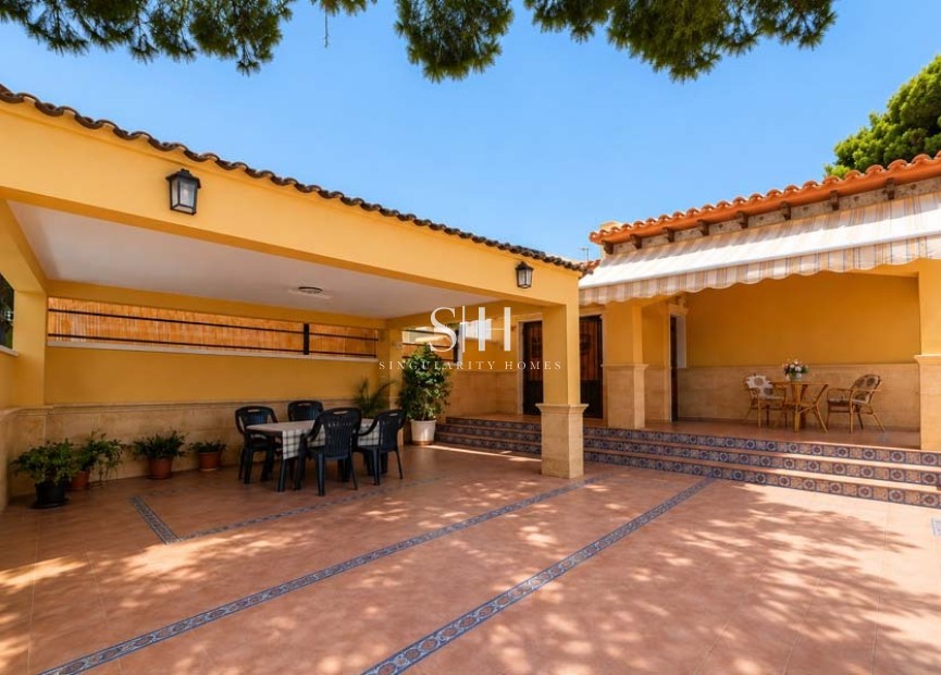 Herverkoop - Villa - Orihuela Costa - Punta Prima