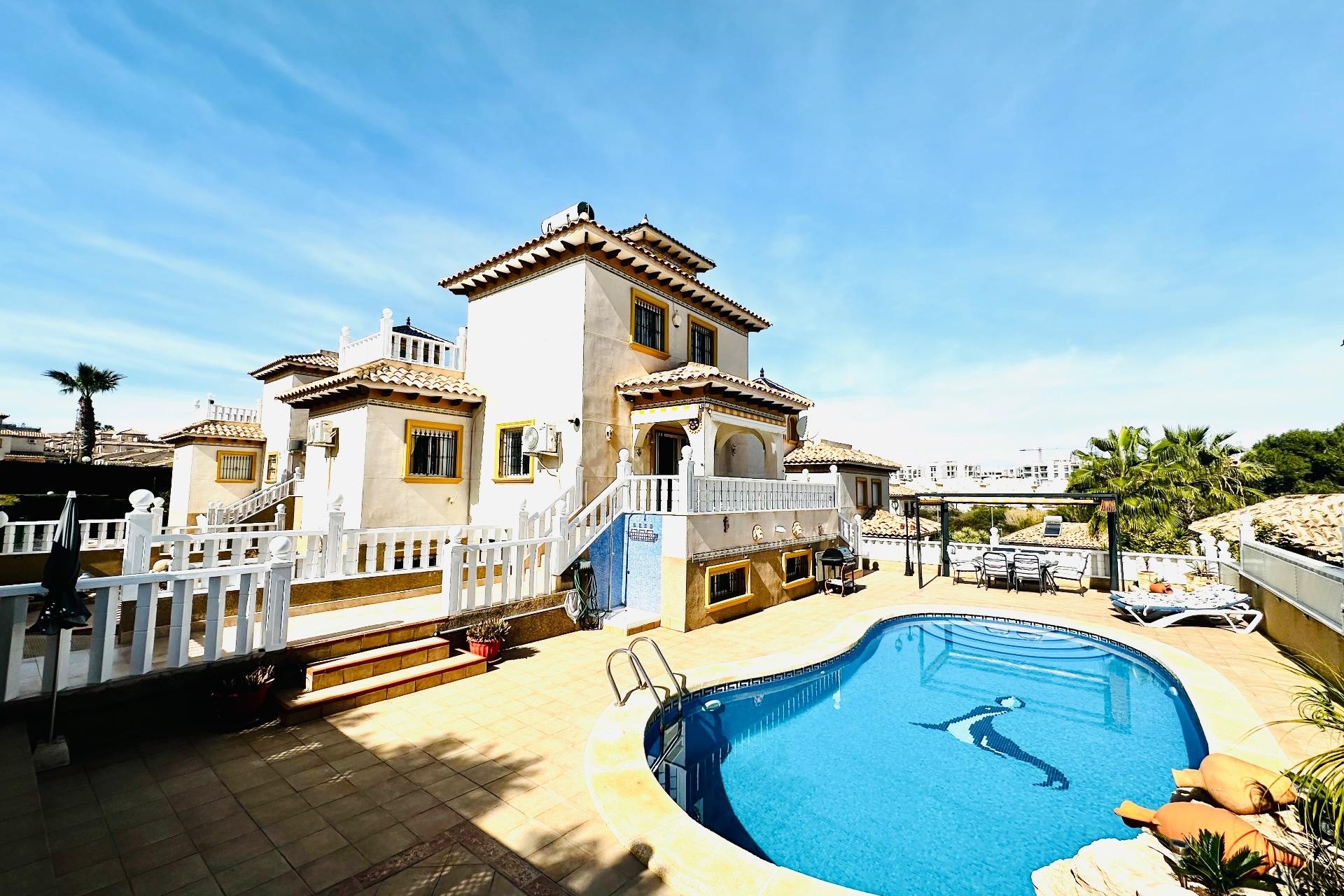 Herverkoop - Villa - Orihuela Costa - Villamartín