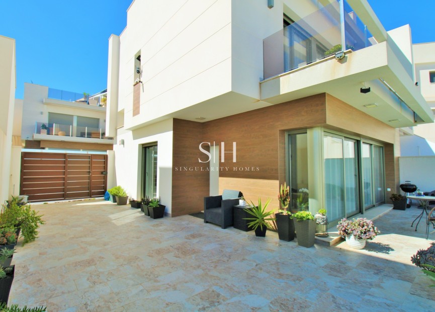 Herverkoop - Villa - Orihuela Costa - Villamartin