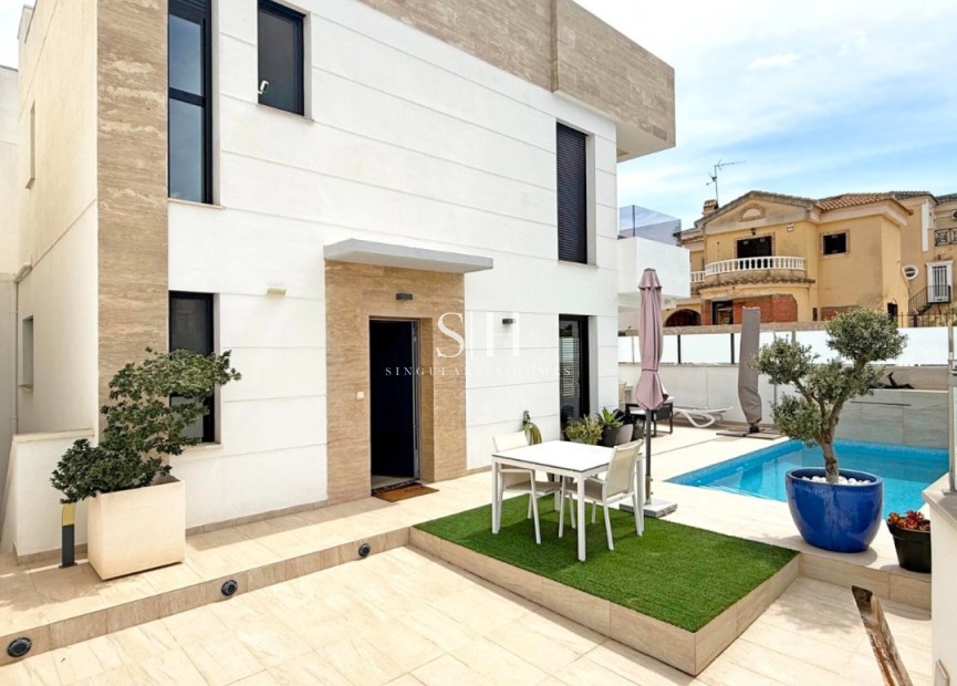 Herverkoop - Villa - Orihuela Costa - Villamartín