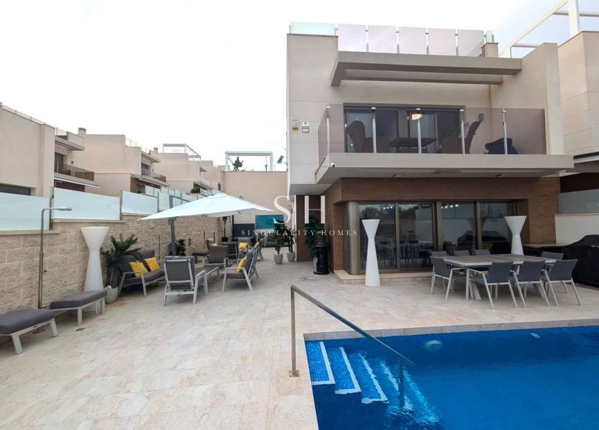 Herverkoop - Villa - Orihuela Costa - Villamartin