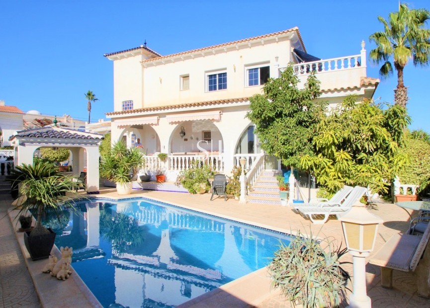 Herverkoop - Villa - Orihuela Costa - Villamartín
