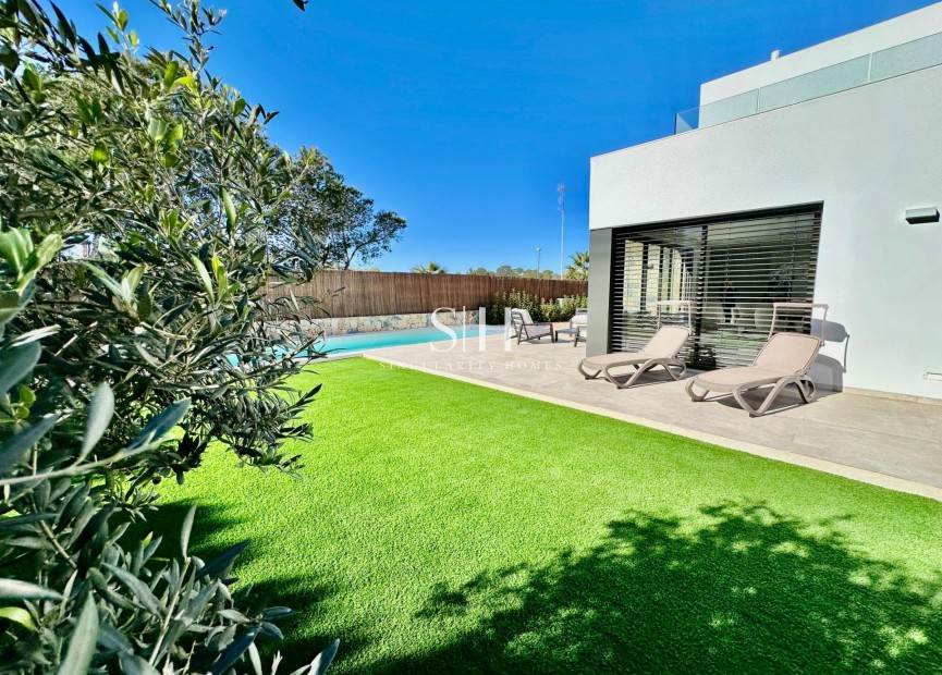 Herverkoop - Villa - Orihuela - Las Colinas Golf