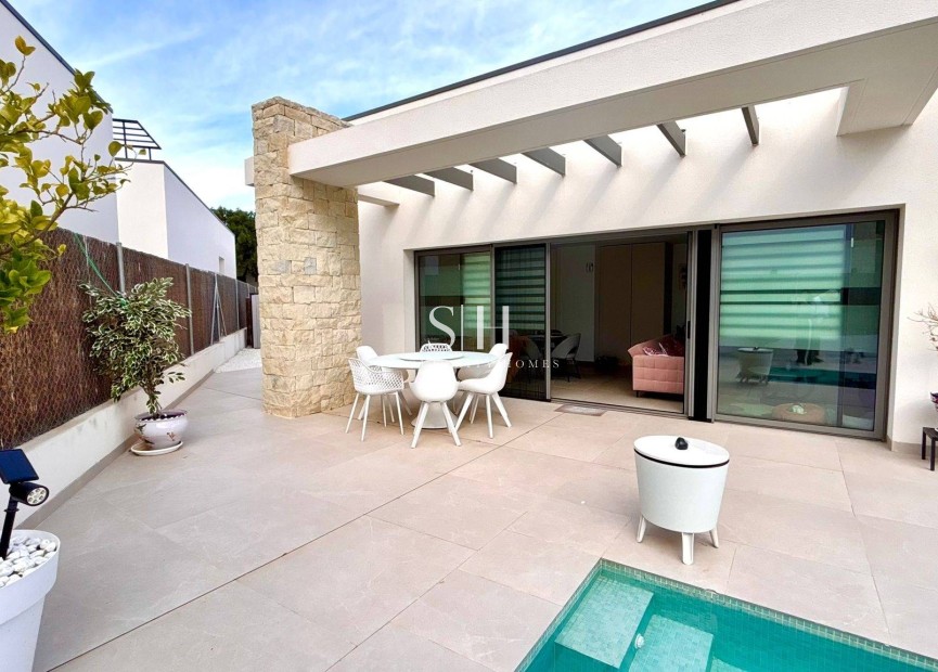 Herverkoop - Villa - San Miguel de Salinas - Urbanizacion Blue Lagoon