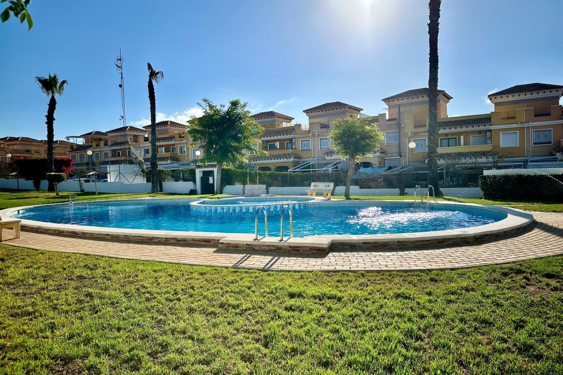 Herverkoop - Villa - Torrevieja - Aguas nuevas 1