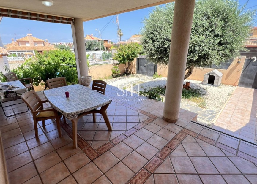 Herverkoop - Villa - Torrevieja - aguas nuevas