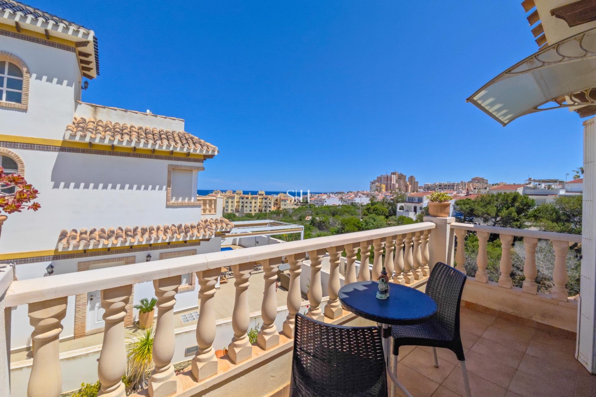 Herverkoop - Villa - Torrevieja - La Mata